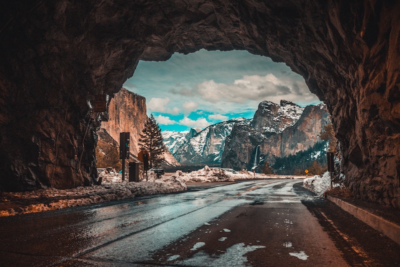 christian-vasile-7NcGuPF5NU0-unsplash