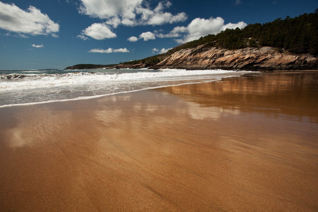 Sand Beach toward Otter Cliffs in Acadia National Park (David Patterson)